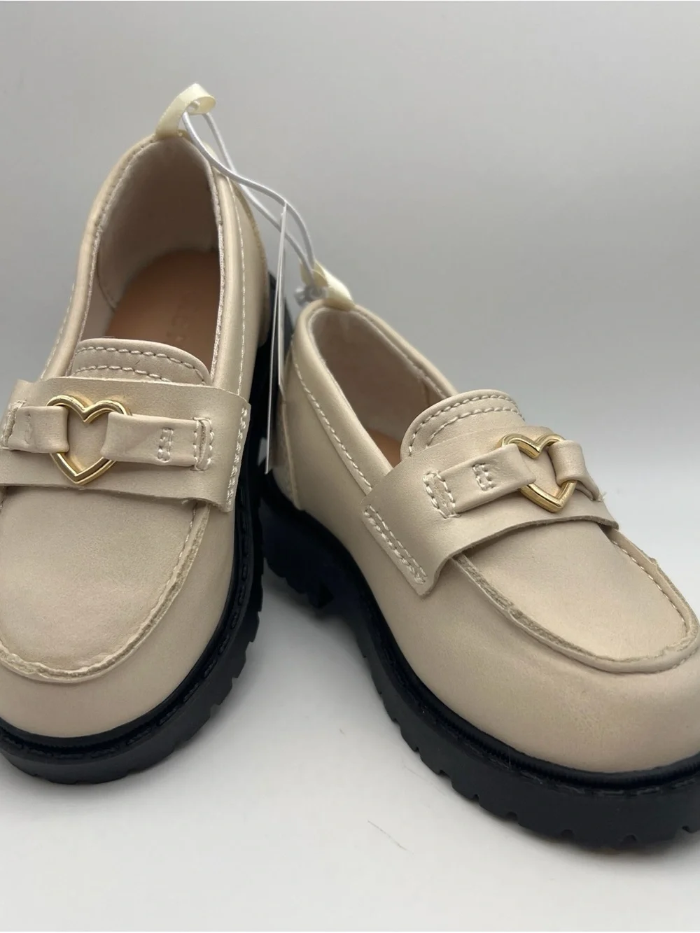 Old Navy Cream Loafers with Gold Heart Accent Toddler Size 5